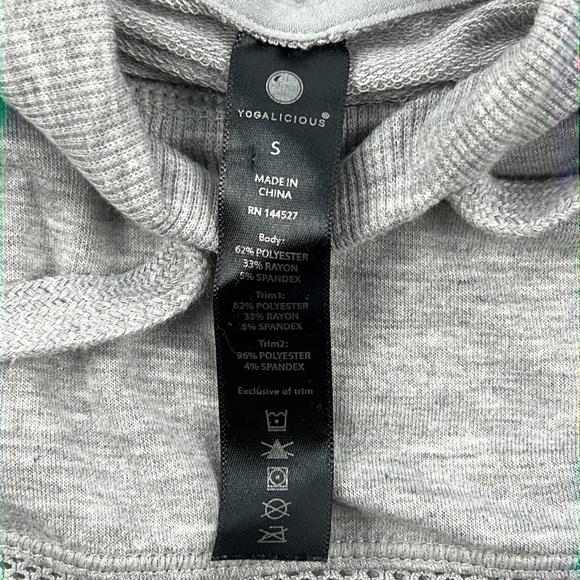 Yogalicious Hoodie Sz: Small - Picture 5 of 6